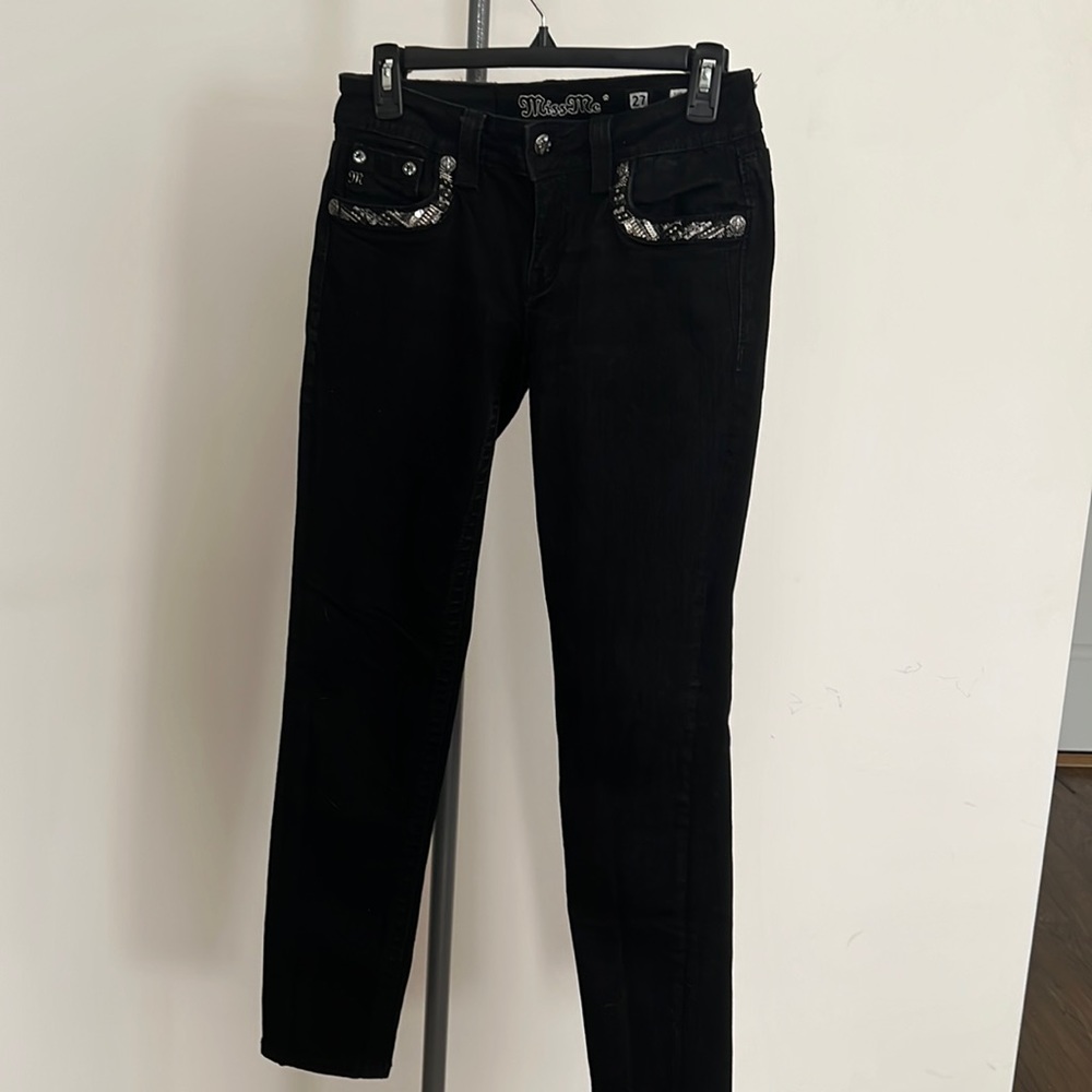 For Sale are these Miss Me Women’s jean size 27